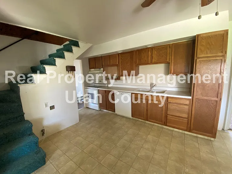 1285 W Utah Ave — Photo 11