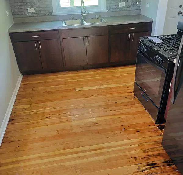 15711 Whipple Ave — Photo 1