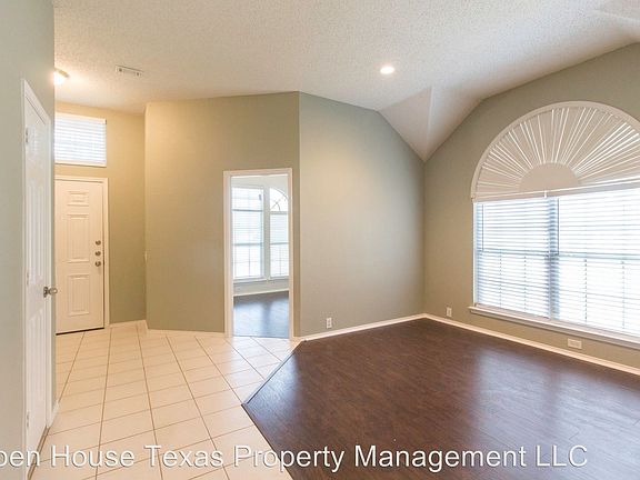 2nd image of 4701 Parkmount Dr