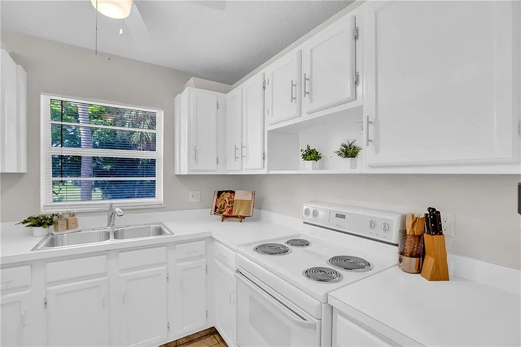 2 bed, 2.0 bath, 1000 sqft, $1,500 — Photo 3