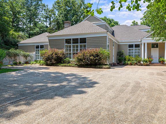 5th image of 224 Lakeview Dr