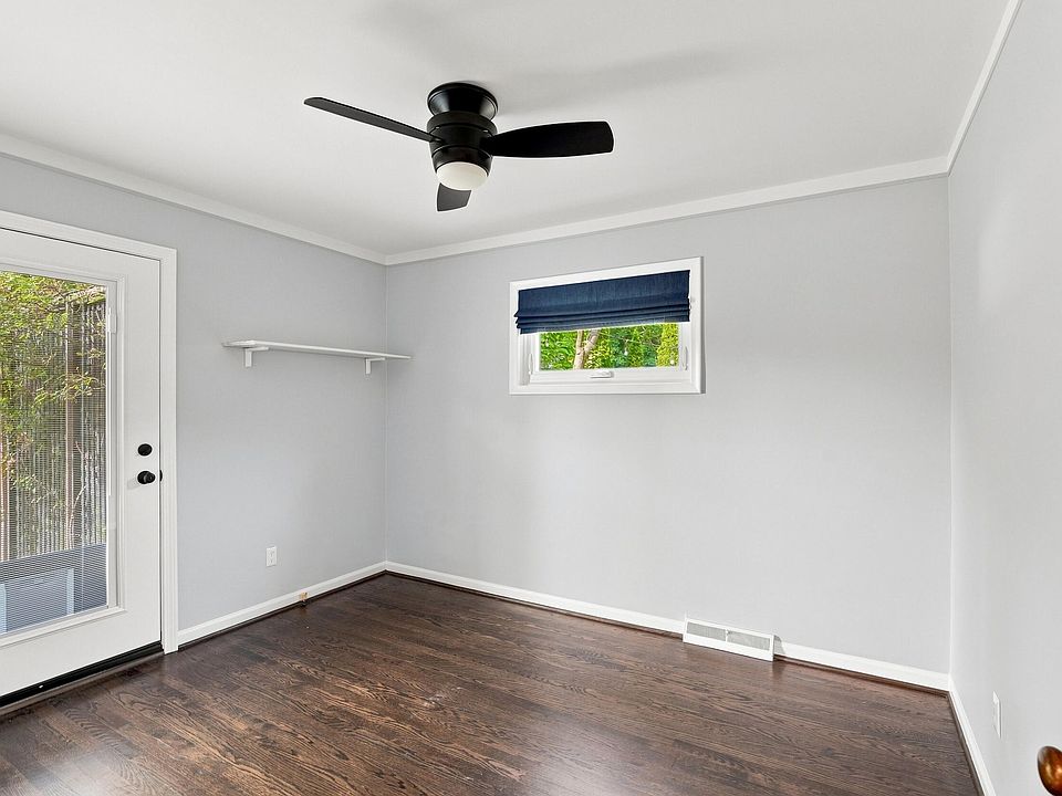 926 Woodlawn Ave, photo 19