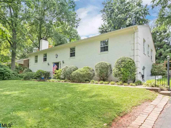 907 Rosser Ln, Charlottesville, VA 22903
