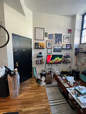 Rented by Standard Living Realty Inc | media 16