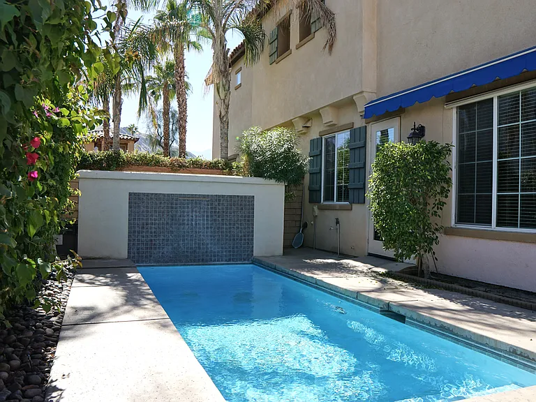 1816 Pintura Cir W — Photo 1