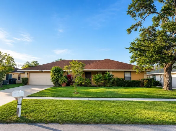 1800 Wisteria St, Wellington, FL 33414