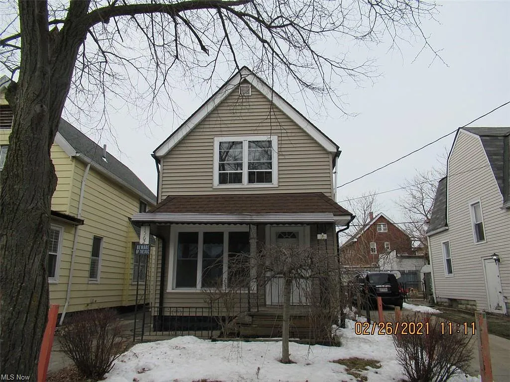 1562 Winchester Ave photo 1