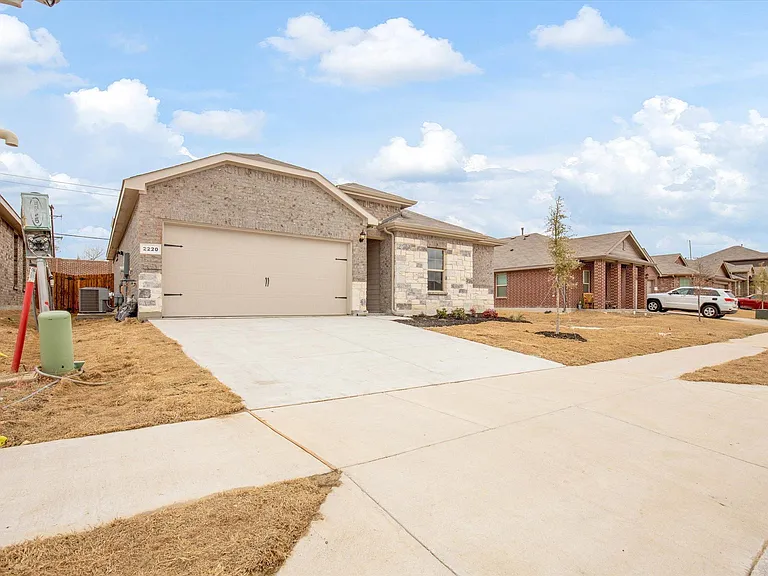 2220 Barnwell Dr — Photo 4
