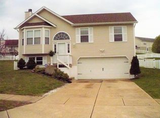 3064 Valley Oaks Dr, Imperial, MO
