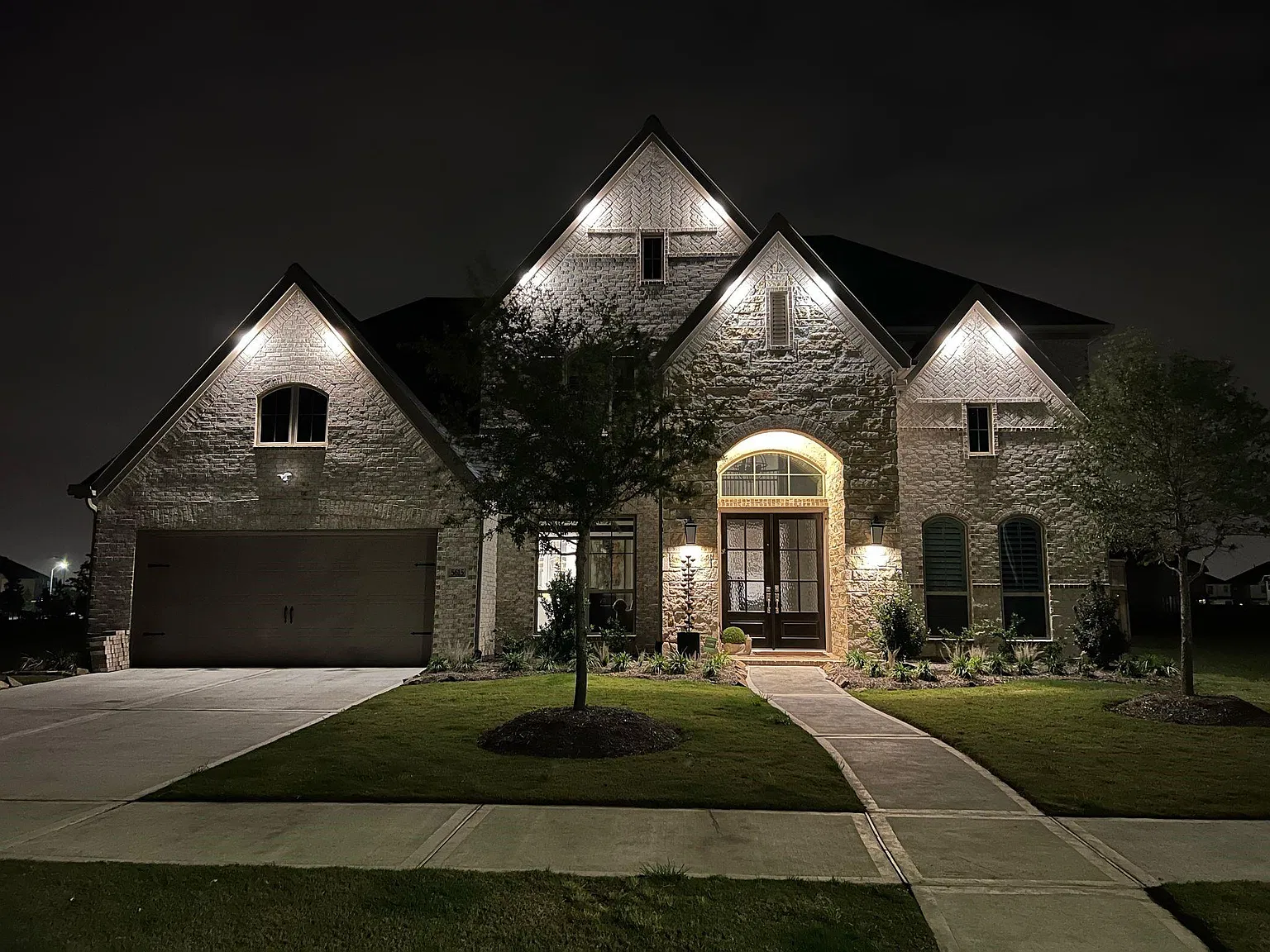 5 bed, 4.5 bath, 3791 sqft, $4,600 — Photo 2