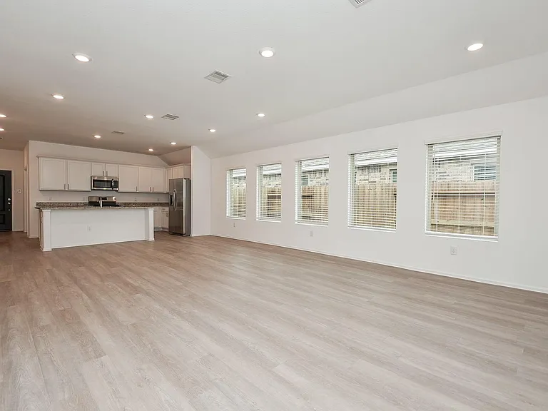 8426 Manta Ray Dr — Photo 12