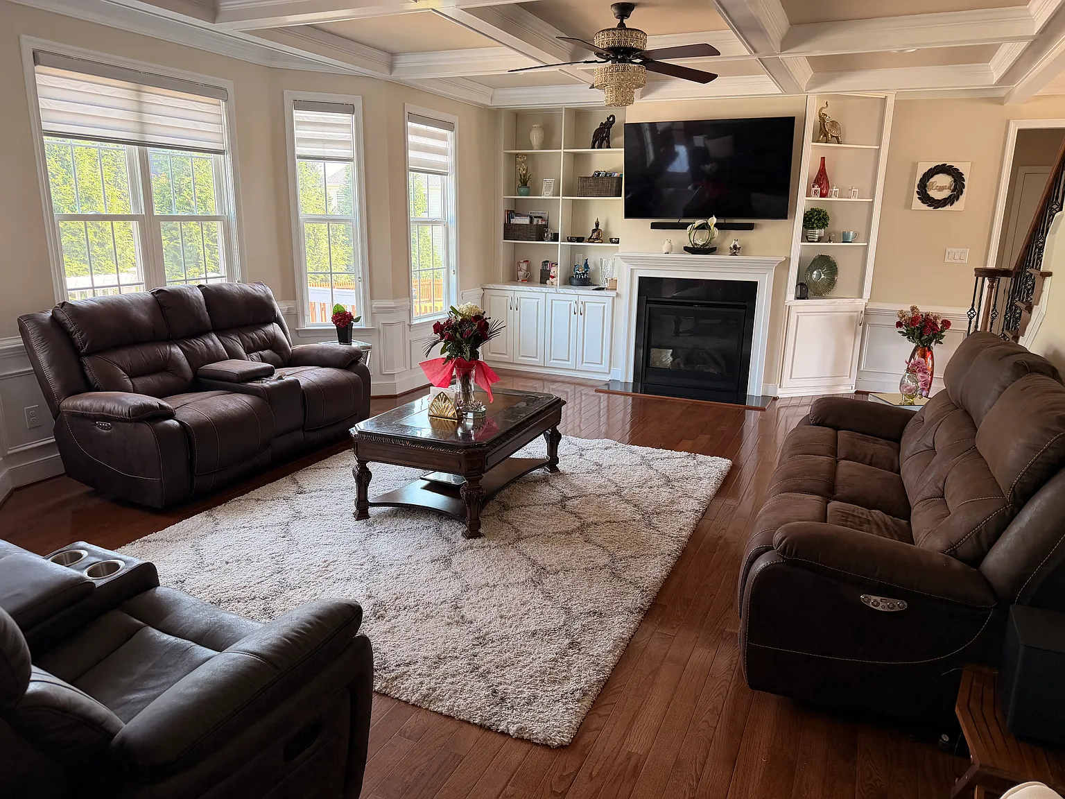 5 bed, 3240 sqft, $4,200 — Photo 4