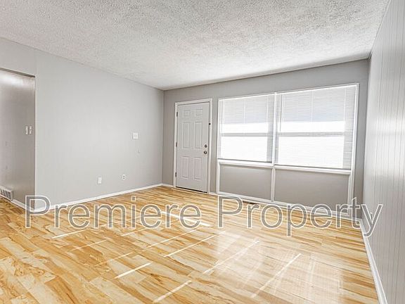 3rd image of 7600 E 50th St