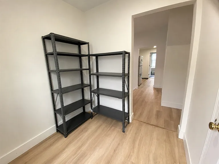 568 Main St #3 — Photo 6