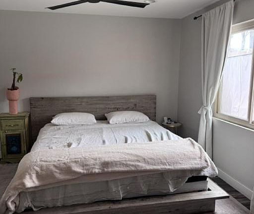 3rd image of 1660 Meadow Rd