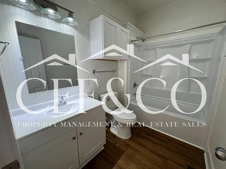 696 Maywood St — Photo 11