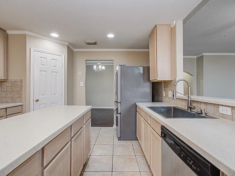 24203 Emory Green St — Photo 25