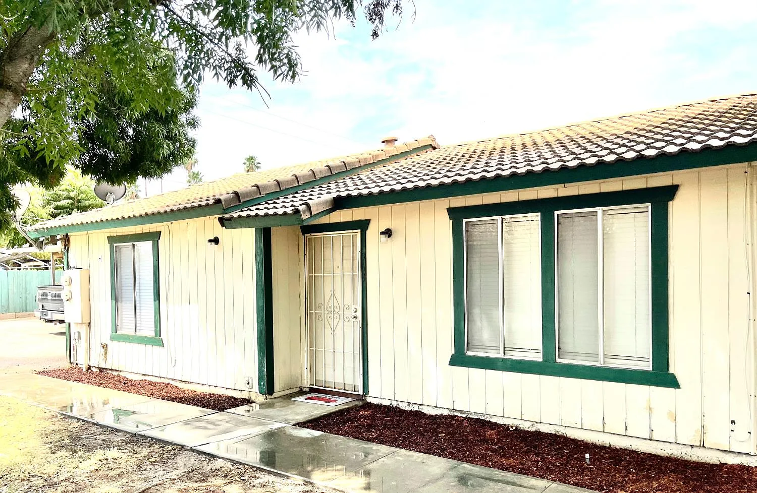 2 bed, 1896 sqft, $1,500 — Photo 2
