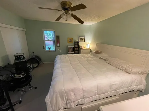 2076 Sunset Grove Ln, Clearwater, FL 33765