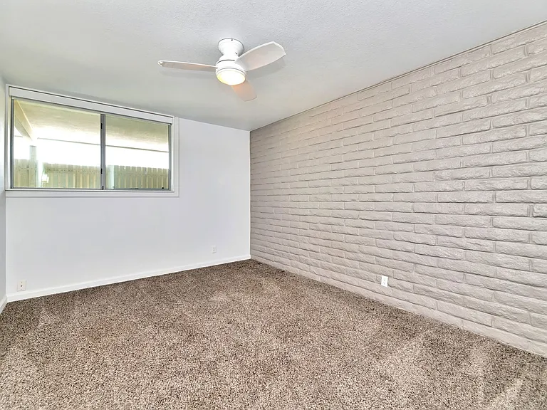 1615 E Maryland Ave — Photo 19