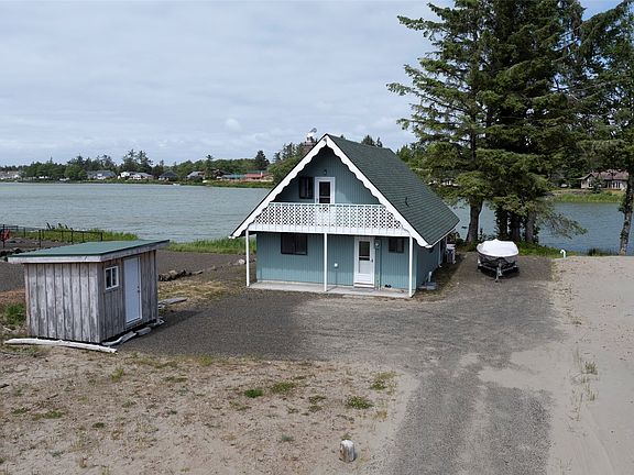 4th image of 784 Falls of Clyde Loop SE