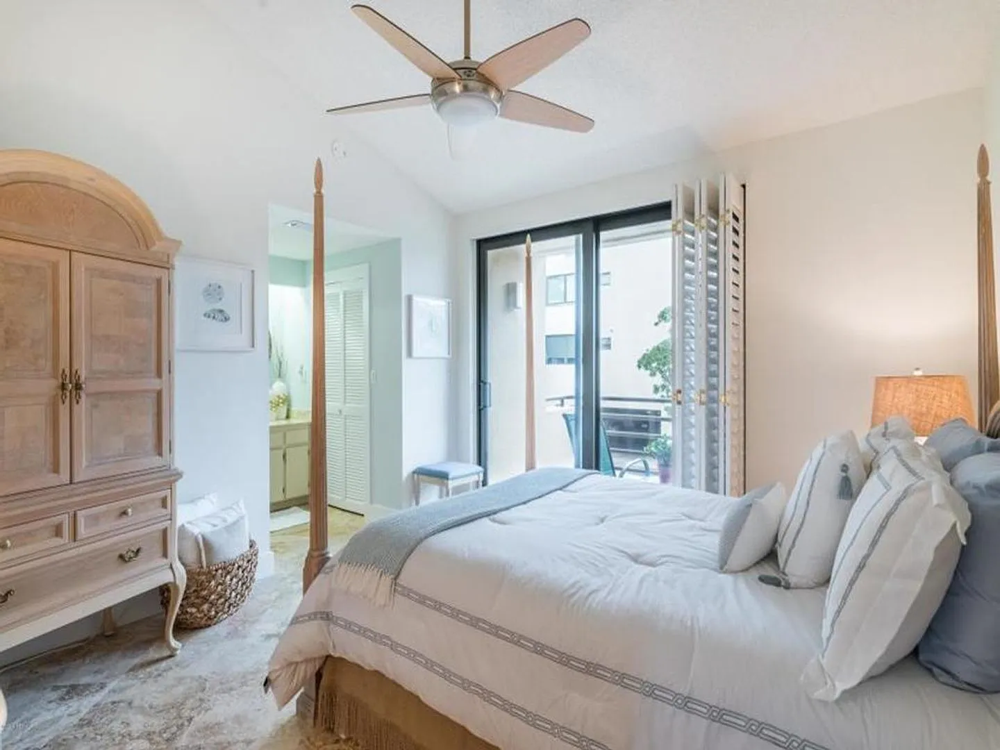 Beautiful Spinnakers Reach Condo — Photo 4