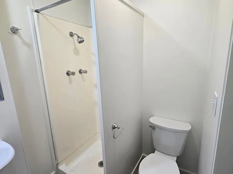 2335 Baker St — Photo 10
