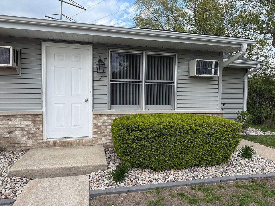 1st image of 813 Covey Ln #4