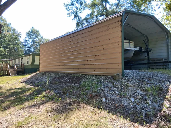 60 White Oak Dr, Big Sandy, TN 38221