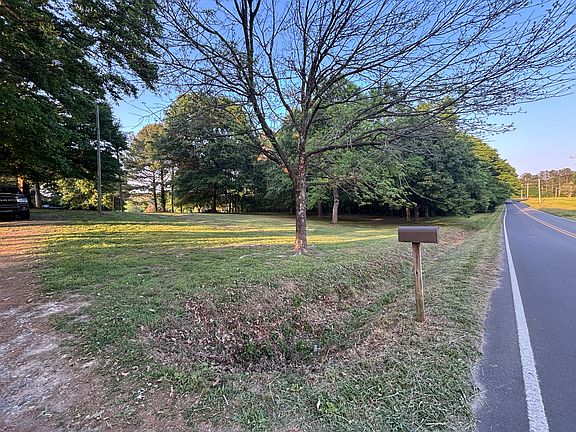 2nd image of 174 Dead End Rd SE
