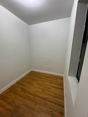 Rented by KNOCKKNOCK LLC | media 17