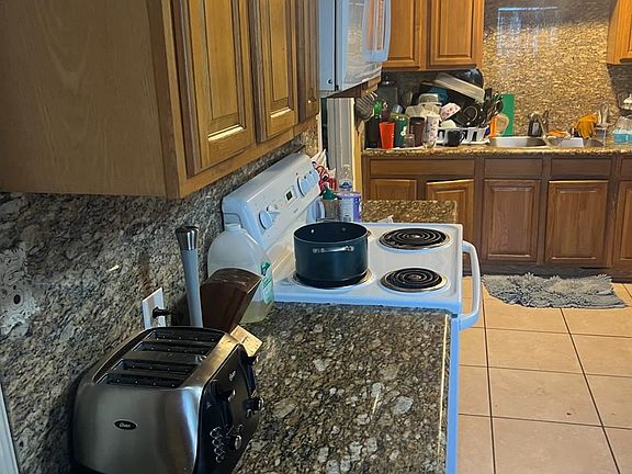 4th image of 5813 Nona Way