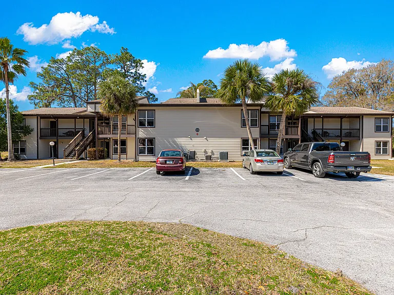 15203 Sandalwood Dr #203 — Photo 32