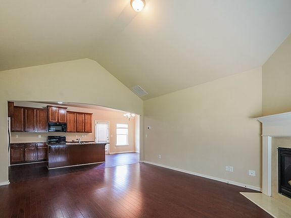 5th image of 2954 E Captiva Dr