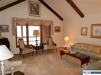 3rd image of 207 Basswood Ct