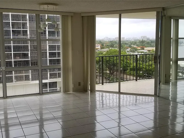 1901 Brickell Ave #B906 — Photo 4