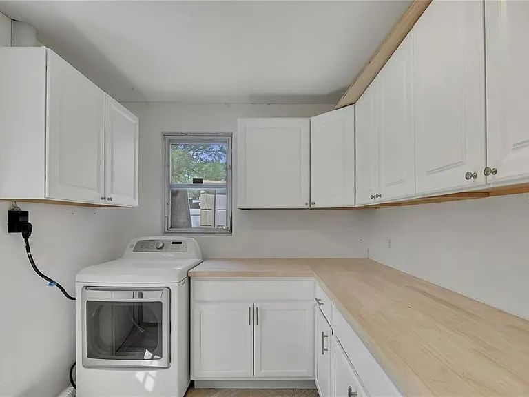 8424 Stillbrook Ave — Photo 11