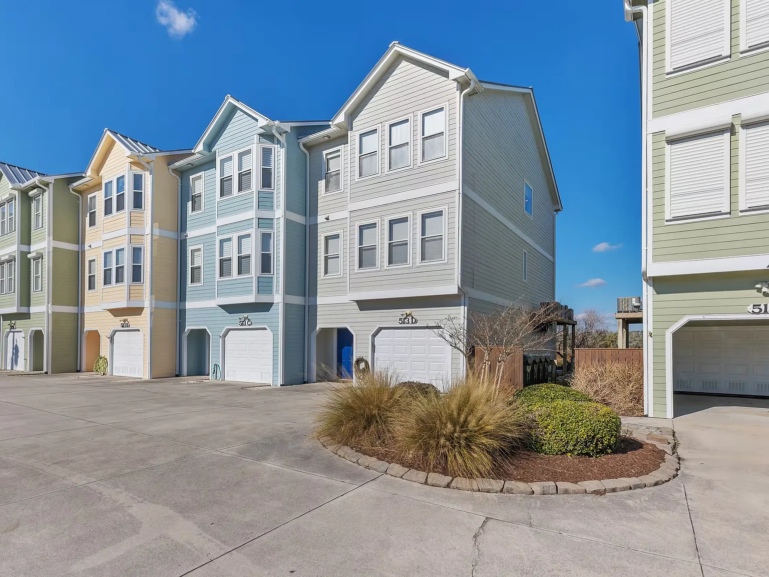 3 bed, 1800 sqft, $2,200 — Photo 2