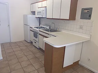 Rented by R New York