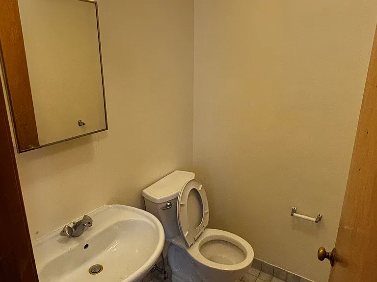 41 Brooks St #1 — Photo 8