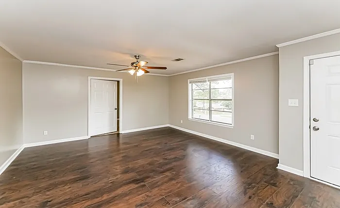 658 Partridge Ln — Photo 3