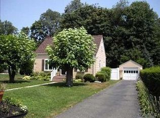 23 Johnson Ave N, Kings Park, NY 11754