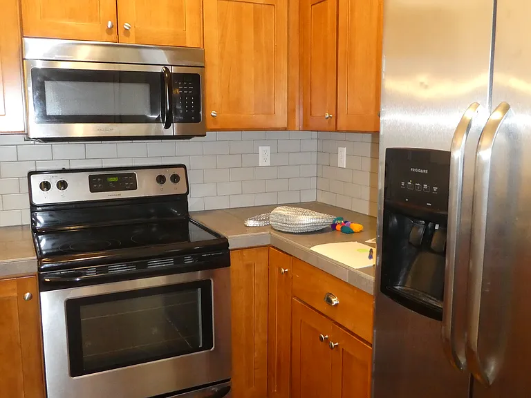215 S Church St #13 — Photo 4