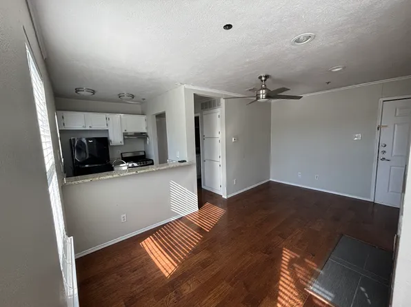 5905 Lewis St APT 302, Dallas, TX 75206