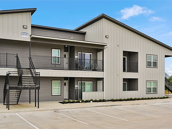 3rd image of 1326 Prairie Dr #822