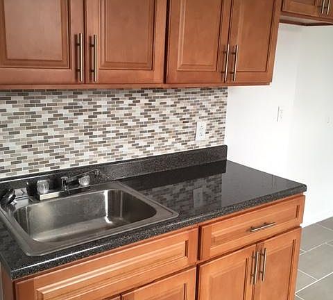 2nd image of 1427 Taylor Ave APT 14