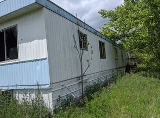 23 Tropical Dr, Cabins, WV 26855