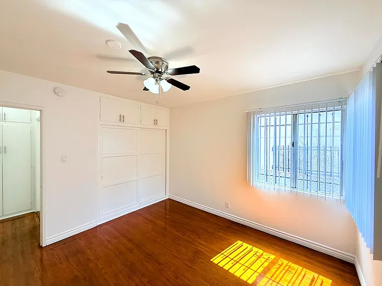 4948 Rosewood Avenue — Photo 8