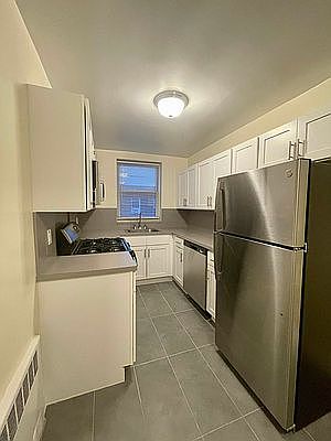 2nd image of 86-66 Midland Pkwy #6H