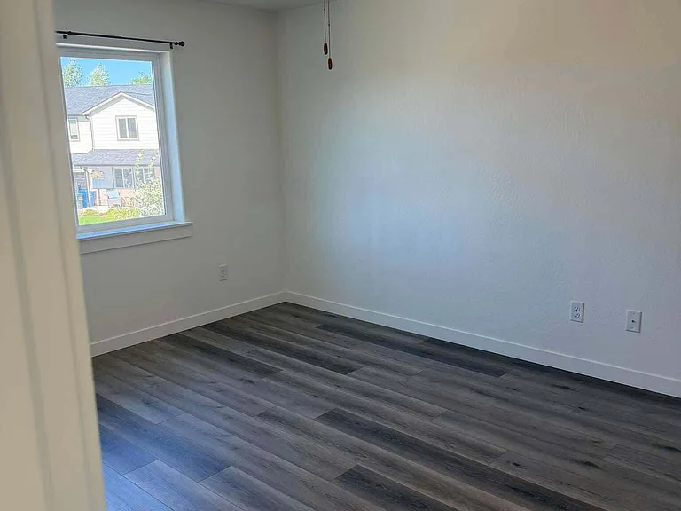 755 Nottingham Ter — Photo 5